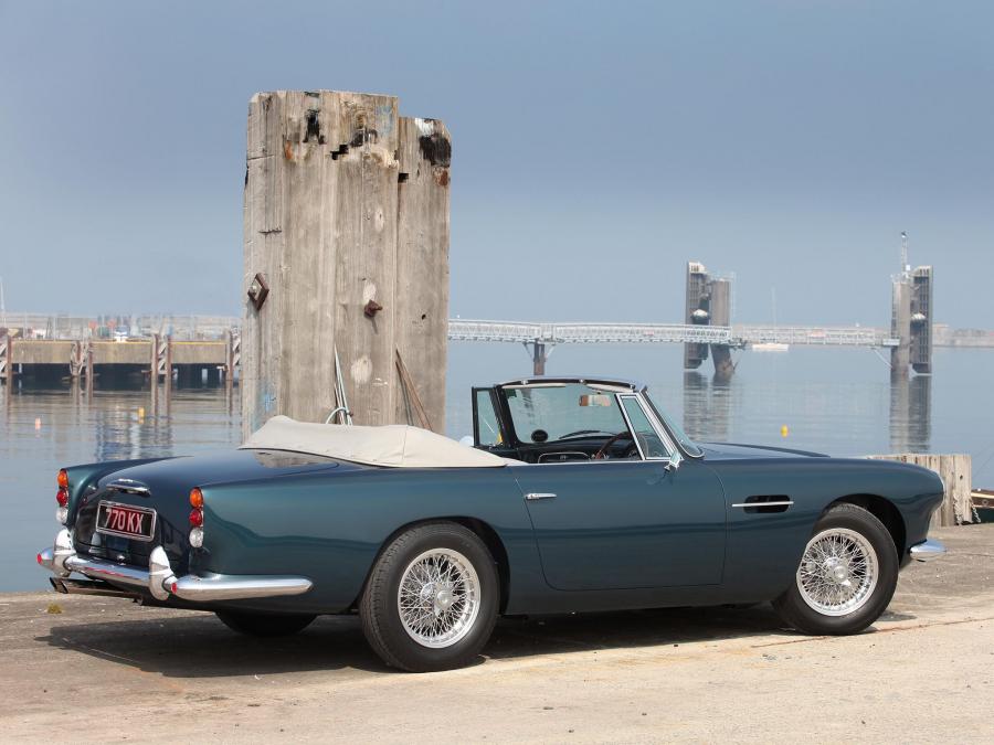  Aston Martin DB4 Convertible 1962 года  (фото 25 из 41)